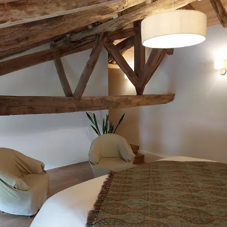 A L'oree Du Cagire Bed & Breakfast